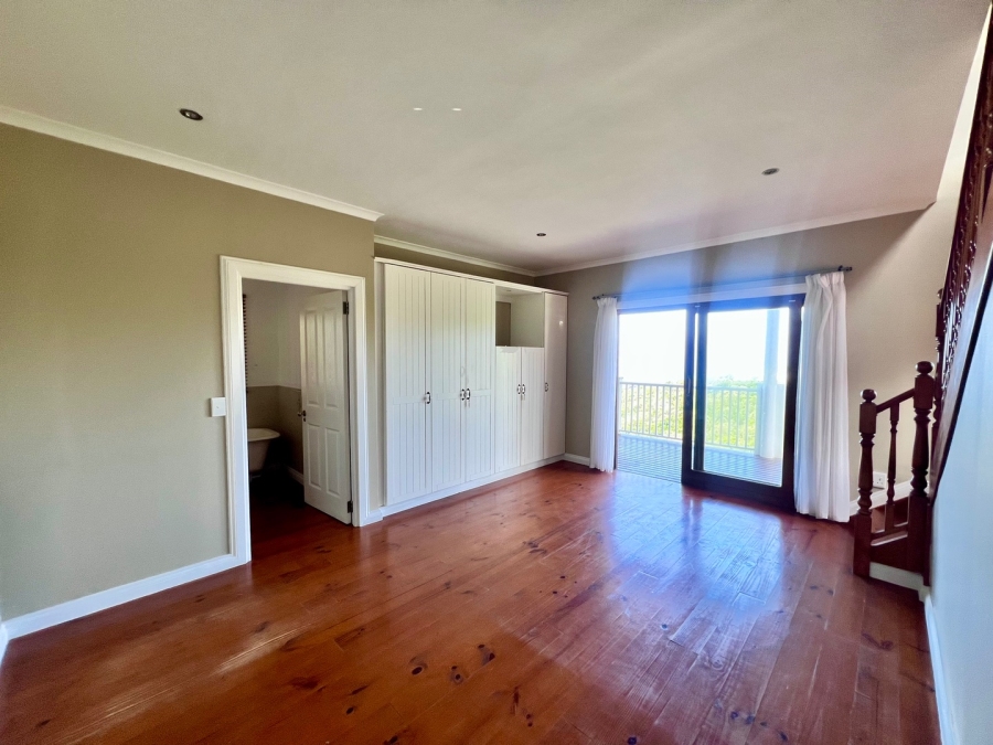 4 Bedroom Property for Sale in Herolds Bay Western Cape